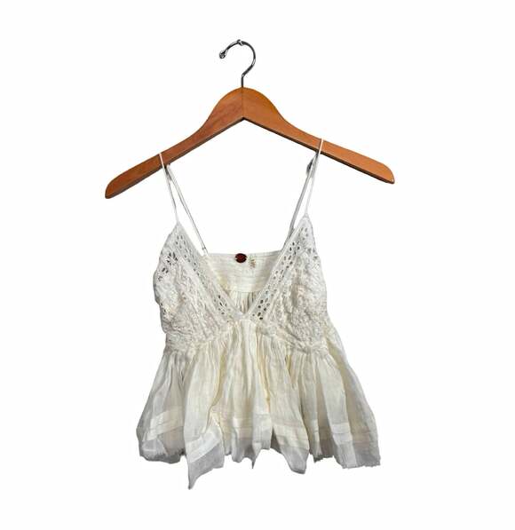 O'Neill Tops - FP One White Lace V Neck Spaghetti Strap Camisole Tank Top Adjustable M